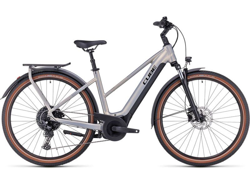 Cube Bikes Touring Hybrid Pro 625 click to zoom image